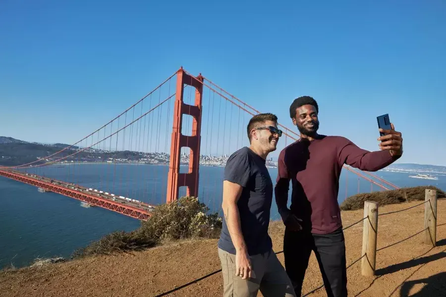 Prendre des selfies au Golden Gate Bridge